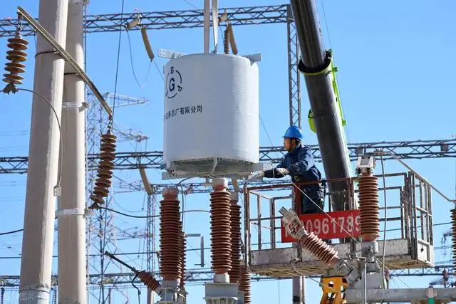 訂單排到2029年、價(jià)格飆升30%，歐美為何排隊(duì)瘋搶中國變壓器？